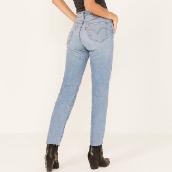 Levi’s 28 (6/7) Wedgie Straight Women’s Jeans Distressed High Rise Cropped - Picture 2 of 13